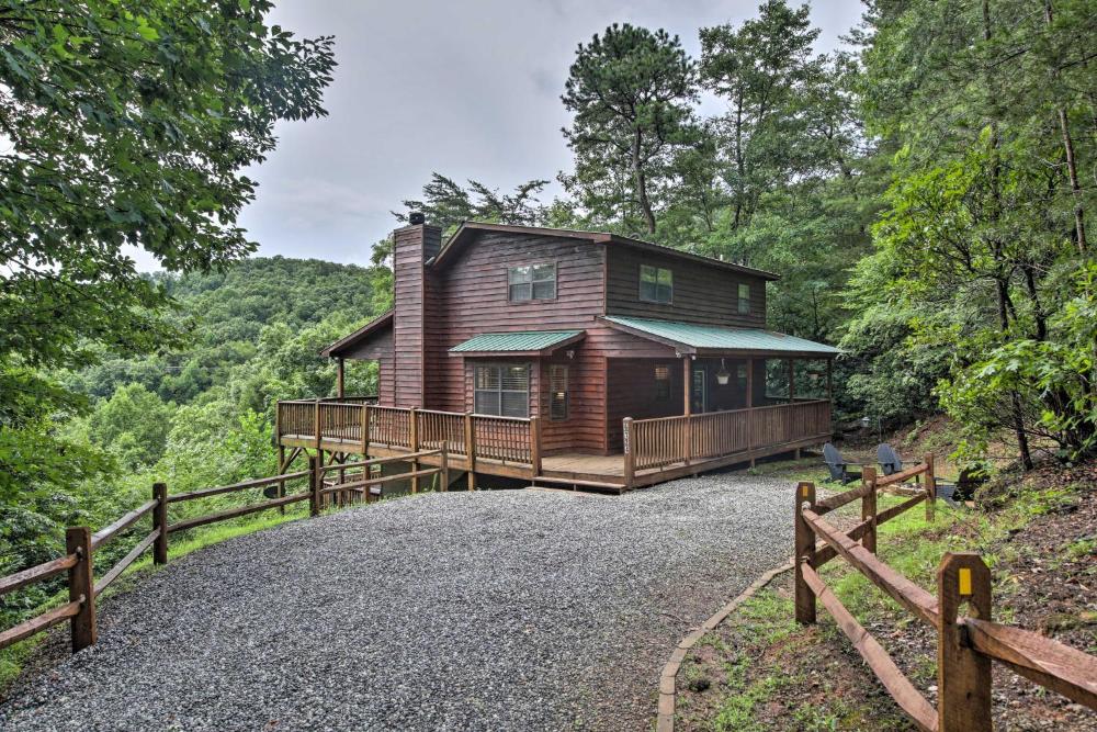 Rustic Young Harris Cabin with Fire Pit and Views
